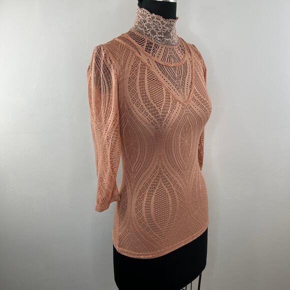 FREE PEOPLE Women's Blush Dusty Rose High Neck Monaco Lace Blouse Top Size XS - Picture 3 of 9